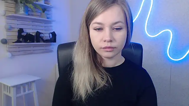 Snapshot of holly_xglam chatting on January 16, 3:23 am holly xglam online show from January 16, 3:23 am