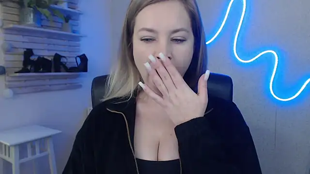 Snapshot of holly_xglam chatting on January 17, 6:26 am holly xglam online show from January 17, 6:26 am