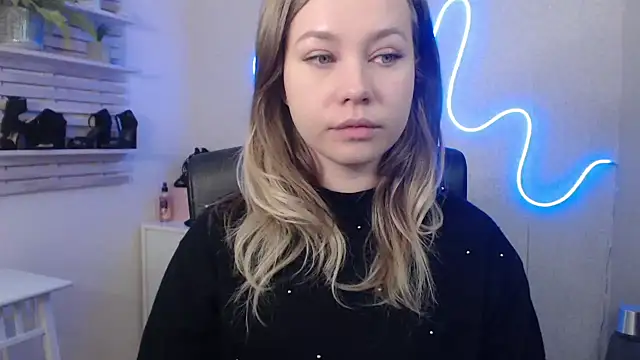 Snapshot of holly_xglam chatting on January 22, 3:20 am holly xglam online show from January 22, 3:20 am