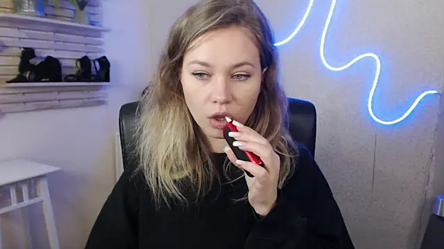 Snapshot of holly_xglam chatting on January 30, 5:30 am holly xglam online show from January 30, 5:30 am