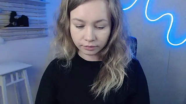 Snapshot of holly_xglam chatting on February 11, 4:33 am holly xglam online show from February 11, 4:33 am