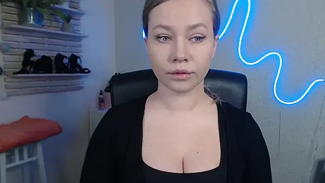 Snapshot of holly_xglam chatting on February 27, 12:10 am holly xglam online show from February 27, 12:10 am