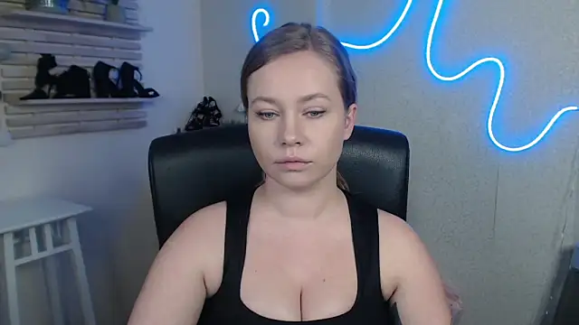 Snapshot of holly_xglam chatting on February 27, 3:25 am holly xglam online show from February 27, 3:25 am