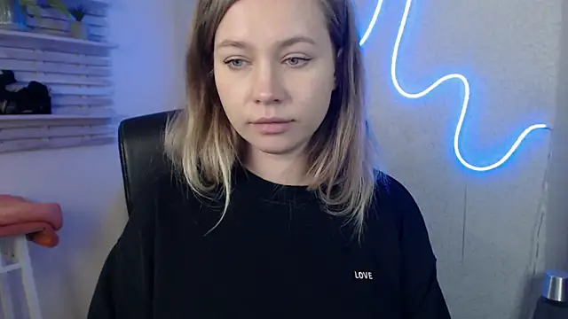 Snapshot of holly_xglam chatting on March 20, 3:23 am holly xglam online show from March 20, 3:23 am
