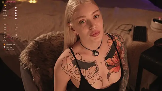 LinaKinky online show from February 27, 4:32 pm