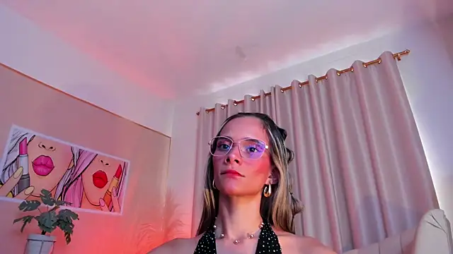 SkiinnyAna online show from February 5, 7:31 pm