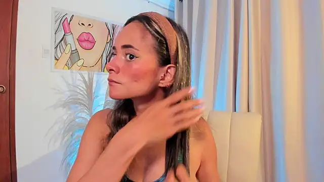 SkiinnyAna online show from November 27, 7:38 pm