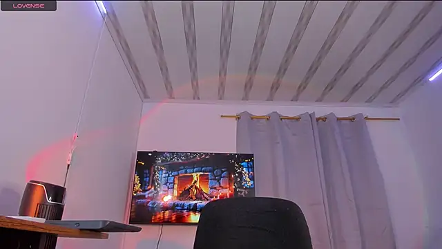 Snapshot of bower_and_colucci chatting on November 7, 12:43 am bower and colucci online show from November 7, 12:43 am