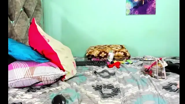 Evilmichellts1 online show from September 30, 3:33 am