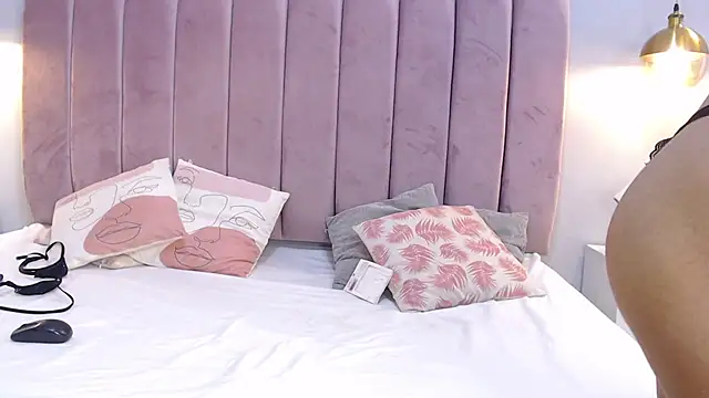 Snapshot of LeenaBrown chatting on January 30, 9:58 pm LeenaBrown online show from January 30, 9:58 pm