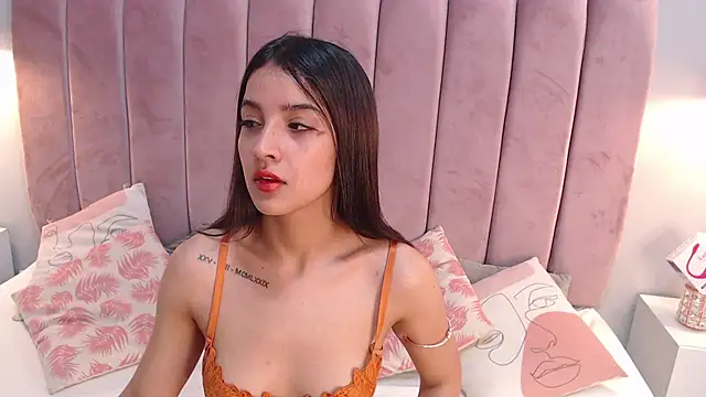 Snapshot of LeenaBrown chatting on February 4, 12:55 pm LeenaBrown online show from February 4, 12:55 pm