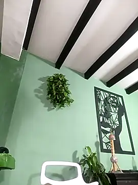 thirstymoonxx online show from April 25, 5:43 am