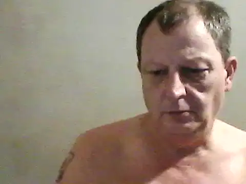 Snapshot of chubbybear2cum chatting on December 13, 2:54 am chubbybear2cum online show from December 13, 2:54 am