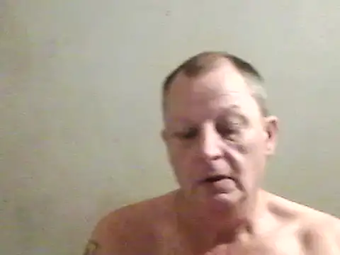 Snapshot of chubbybear2cum chatting on December 24, 4:55 am chubbybear2cum online show from December 24, 4:55 am