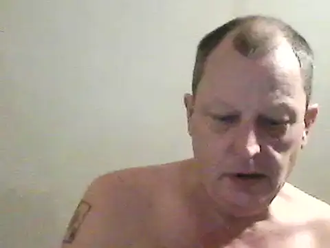 Snapshot of chubbybear2cum chatting on December 28, 5:02 am chubbybear2cum online show from December 28, 5:02 am