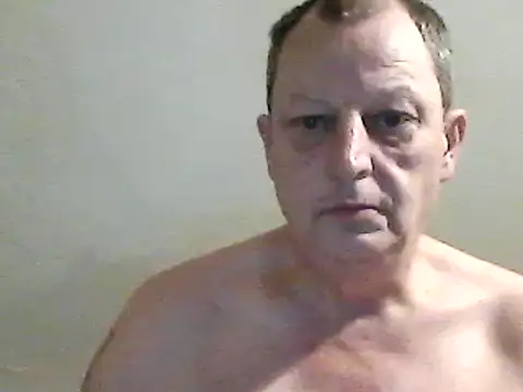 Snapshot of chubbybear2cum chatting on January 7, 2:53 am chubbybear2cum online show from January 7, 2:53 am