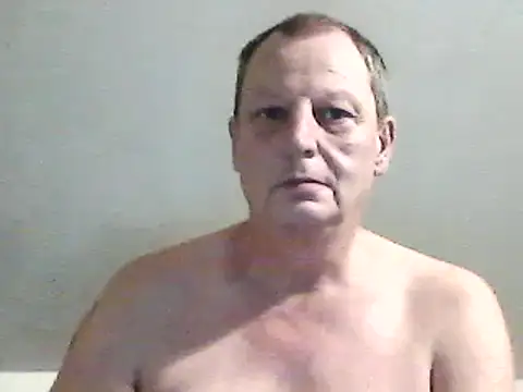 Snapshot of chubbybear2cum chatting on January 10, 5:47 am chubbybear2cum online show from January 10, 5:47 am
