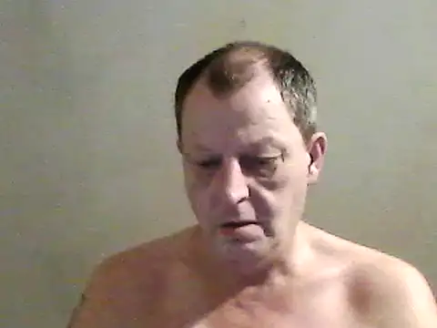 Snapshot of chubbybear2cum chatting on February 2, 4:43 pm chubbybear2cum online show from February 2, 4:43 pm