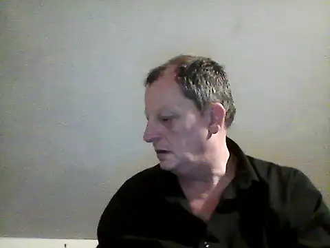 Snapshot of chubbybear2cum chatting on February 4, 8:17 pm chubbybear2cum online show from February 4, 8:17 pm