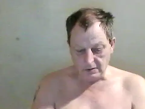 Snapshot of chubbybear2cum chatting on February 25, 2:03 am chubbybear2cum online show from February 25, 2:03 am