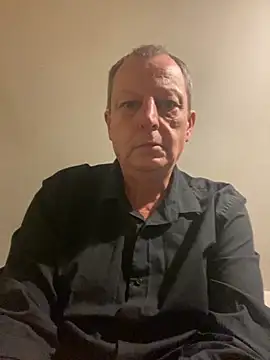 Snapshot of chubbybear2cum chatting on September 22, 2:02 am chubbybear2cum online show from September 22, 2:02 am