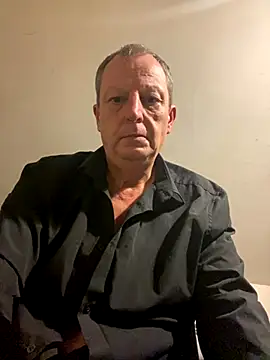 Snapshot of chubbybear2cum chatting on September 25, 4:27 am chubbybear2cum online show from September 25, 4:27 am