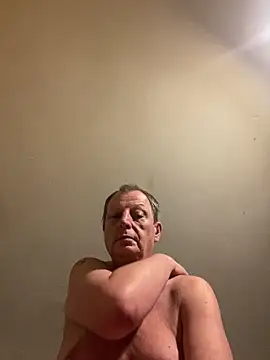 Snapshot of chubbybear2cum chatting on November 1, 6:26 am chubbybear2cum online show from November 1, 6:26 am