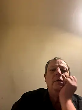 Snapshot of chubbybear2cum chatting on November 15, 5:38 am chubbybear2cum online show from November 15, 5:38 am