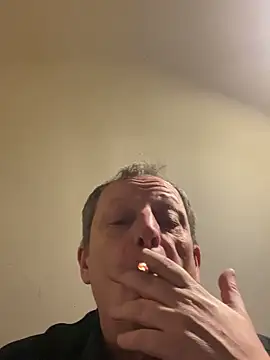 Snapshot of chubbybear2cum chatting on November 15, 11:32 pm chubbybear2cum online show from November 15, 11:32 pm