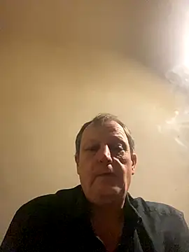 Snapshot of chubbybear2cum chatting on November 22, 5:17 am chubbybear2cum online show from November 22, 5:17 am