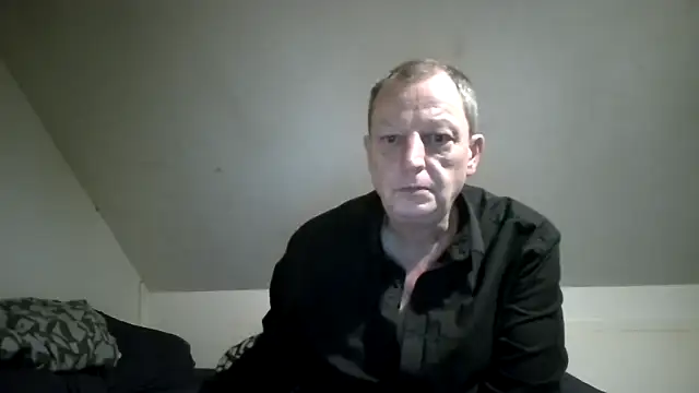 Snapshot of chubbybear2cum chatting on December 14, 7:58 am chubbybear2cum online show from December 14, 7:58 am