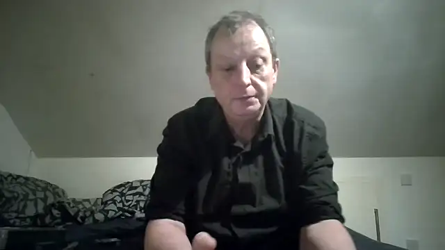 Snapshot of chubbybear2cum chatting on March 2, 3:52 am chubbybear2cum online show from March 2, 3:52 am