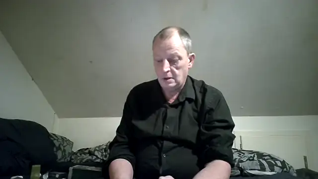 Snapshot of chubbybear2cum chatting on March 5, 4:41 am chubbybear2cum online show from March 5, 4:41 am