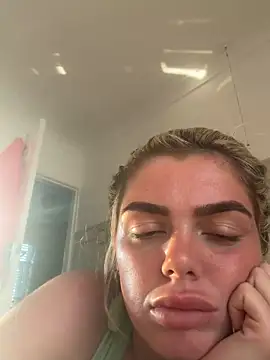 IrishTeenBarbie69 online show from May 24, 6:57 pm