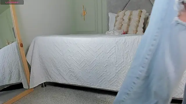 Snapshot of _Miss_Kimm chatting on October 16, 12:06 pm Miss Kimm online show from October 16, 12:06 pm