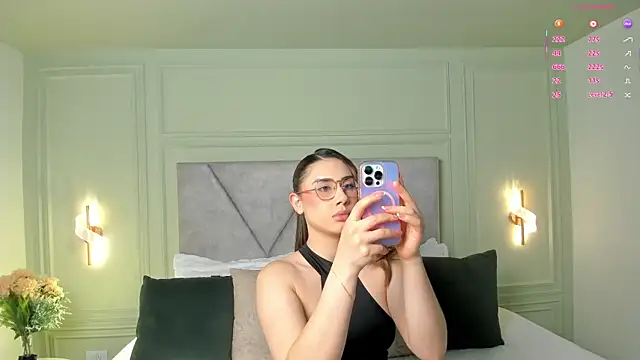 Snapshot of _Miss_Kimm chatting on November 18, 11:47 am Miss Kimm online show from November 18, 11:47 am