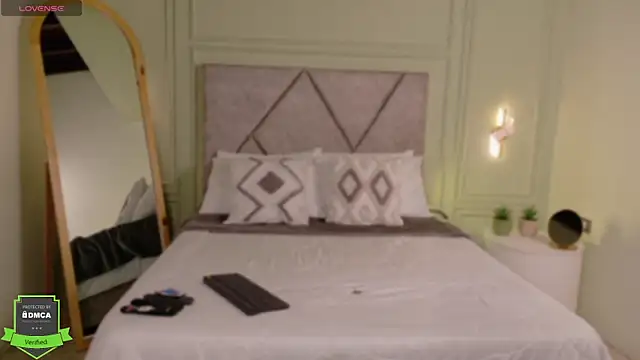  Miss Kimm online show from April 20, 1:14 pm