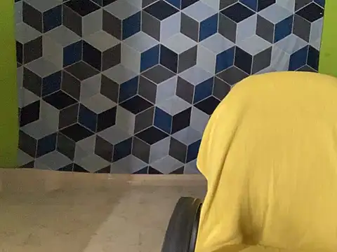 Snapshot of Aishwarya_101_ chatting on February 4, 2:07 am Aishwarya 101 online show from February 4, 2:07 am