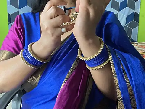 Snapshot of Aishwarya_101_ chatting on February 19, 11:38 am Aishwarya 101 online show from February 19, 11:38 am