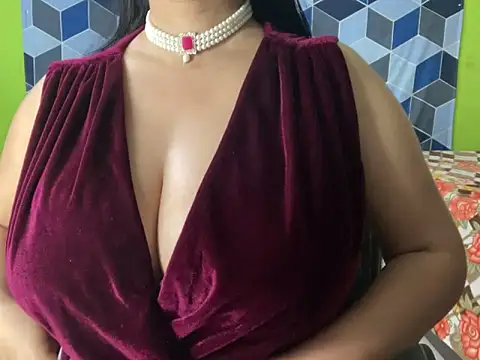 Snapshot of Aishwarya_101_ chatting on February 22, 11:13 pm Aishwarya 101 online show from February 22, 11:13 pm