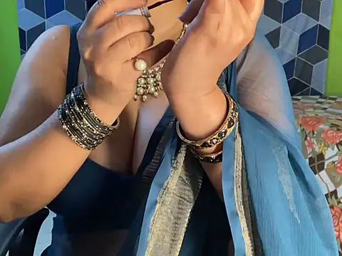 Snapshot of Aishwarya_101_ chatting on February 23, 5:18 pm Aishwarya 101 online show from February 23, 5:18 pm