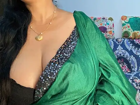 Snapshot of Aishwarya_101_ chatting on October 18, 5:46 pm Aishwarya 101 online show from October 18, 5:46 pm