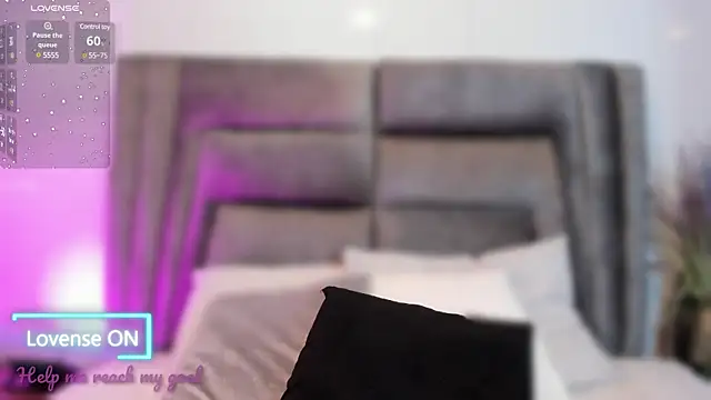 sophiee smith online show from February 1, 10:59 am