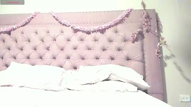 Snapshot of mitsu_ky chatting on March 5, 4:34 am mitsu ky online show from March 5, 4:34 am