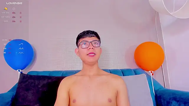 Snapshot of CodyTwink chatting on January 20, 1:53 pm CodyTwink online show from January 20, 1:53 pm