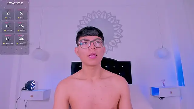 Snapshot of CodyTwink chatting on September 18, 1:13 pm CodyTwink online show from September 18, 1:13 pm