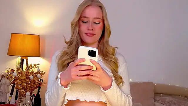 Snapshot of JuliaJaee chatting on January 10, 7:54 pm JuliaJaee online show from January 10, 7:54 pm