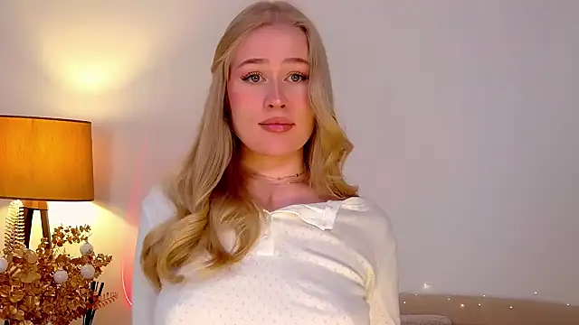 Snapshot of JuliaJaee chatting on January 10, 10:57 pm JuliaJaee online show from January 10, 10:57 pm