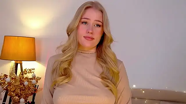 Snapshot of JuliaJaee chatting on January 13, 7:10 pm JuliaJaee online show from January 13, 7:10 pm