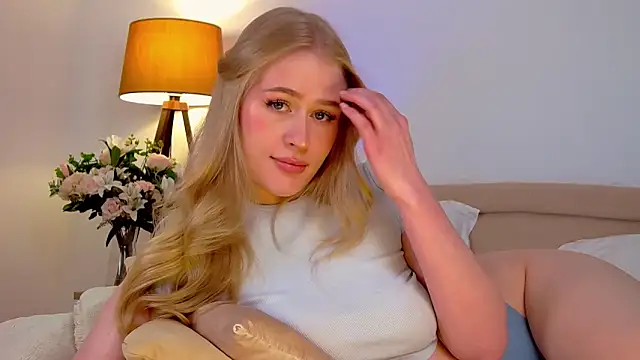 Snapshot of JuliaJaee chatting on January 21, 11:13 pm JuliaJaee online show from January 21, 11:13 pm